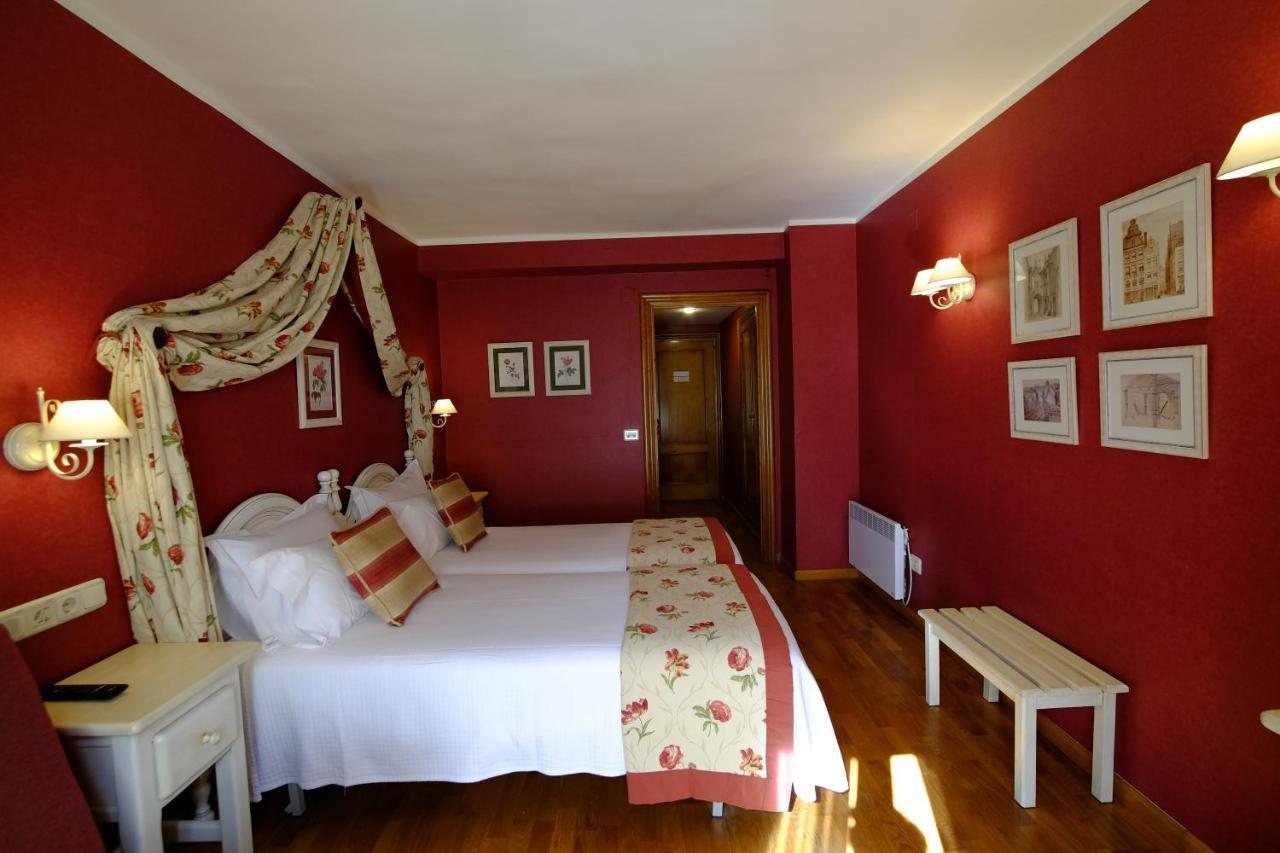 Hotel Pradas Ordesa Broto Exterior photo