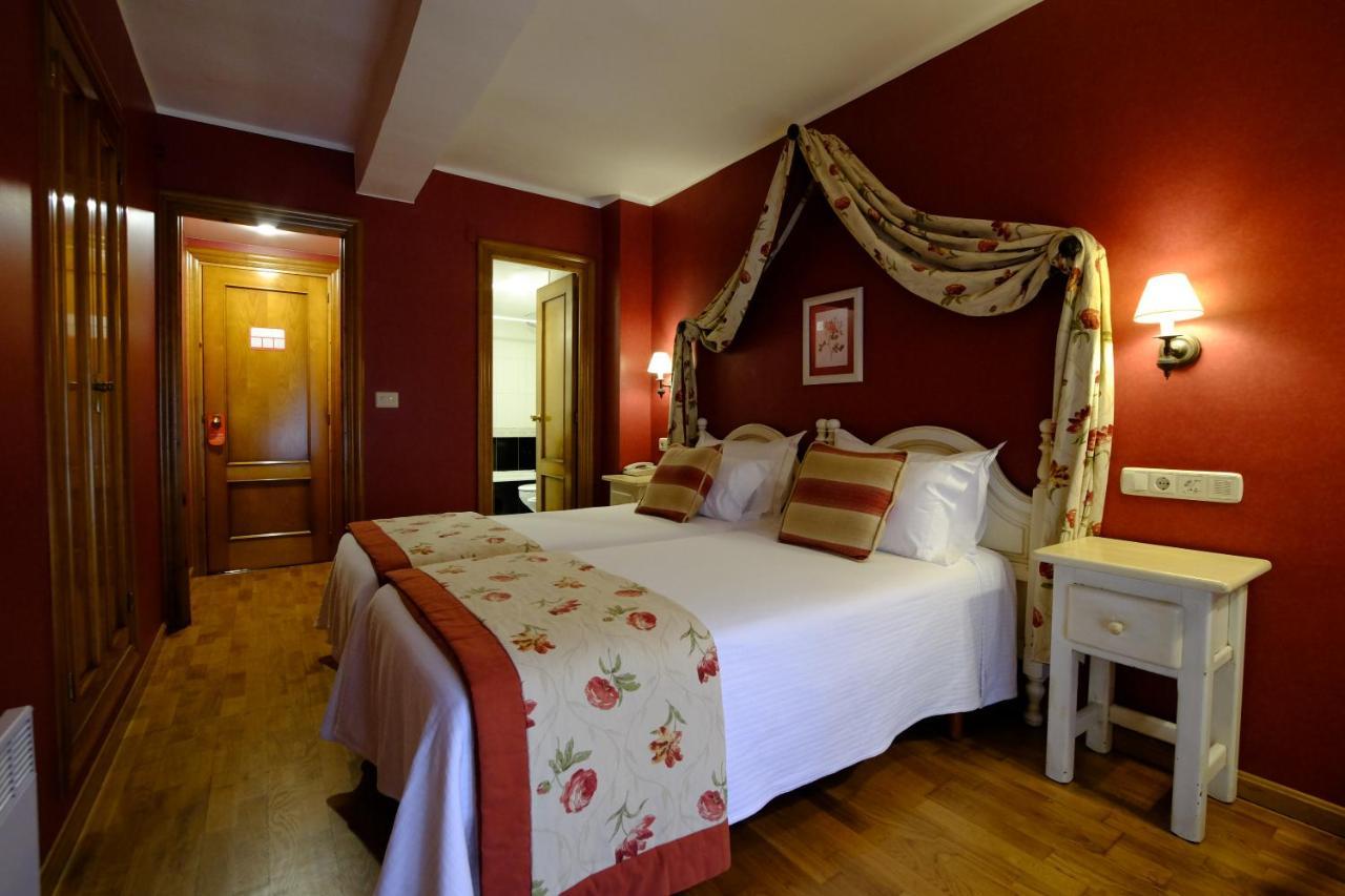 Hotel Pradas Ordesa Broto Exterior photo