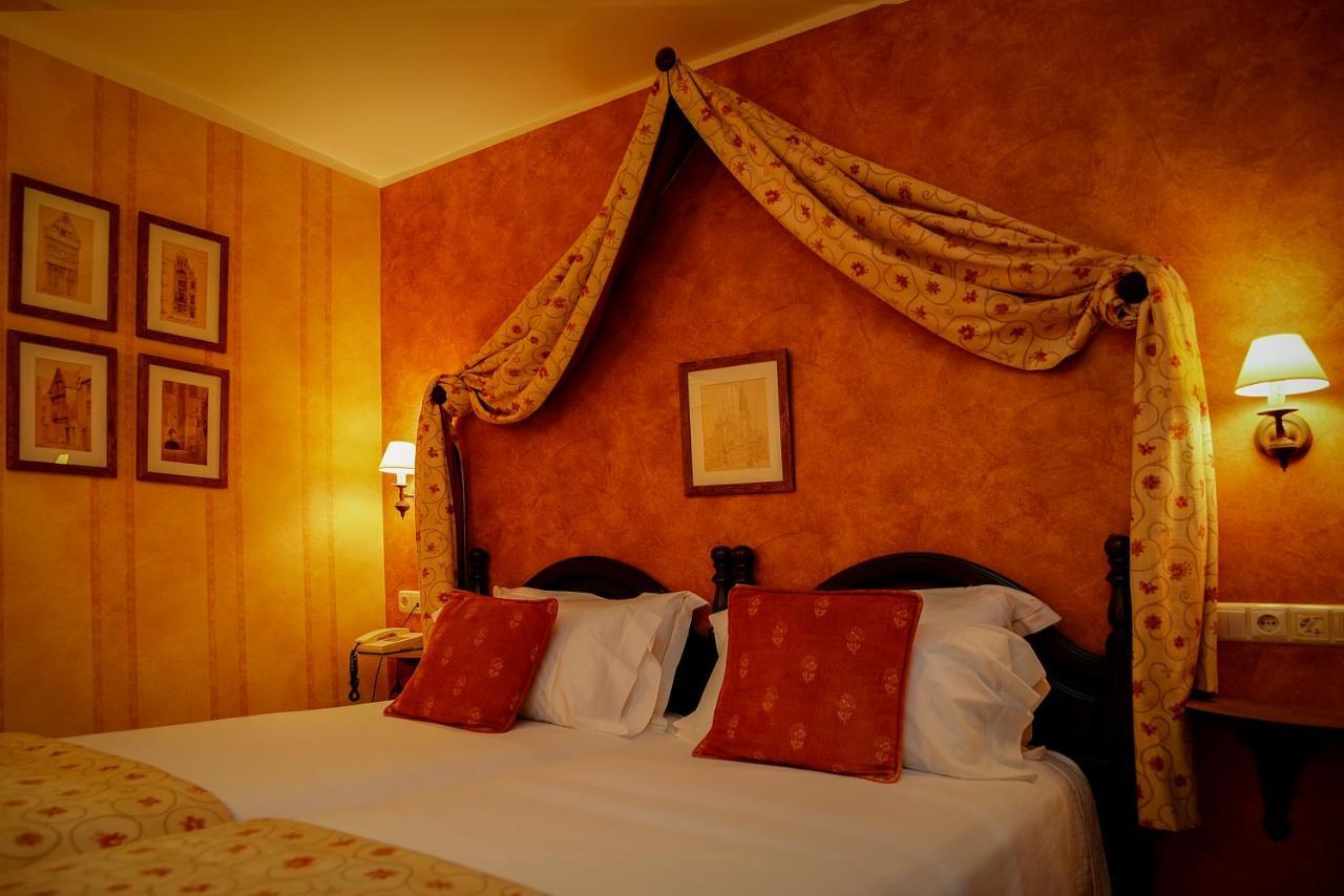Hotel Pradas Ordesa Broto Exterior photo