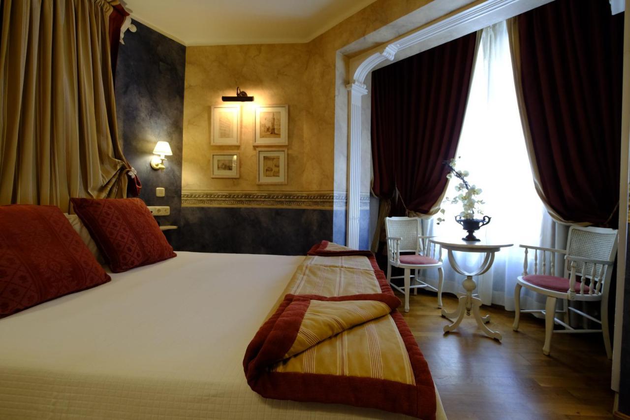 Hotel Pradas Ordesa Broto Exterior photo
