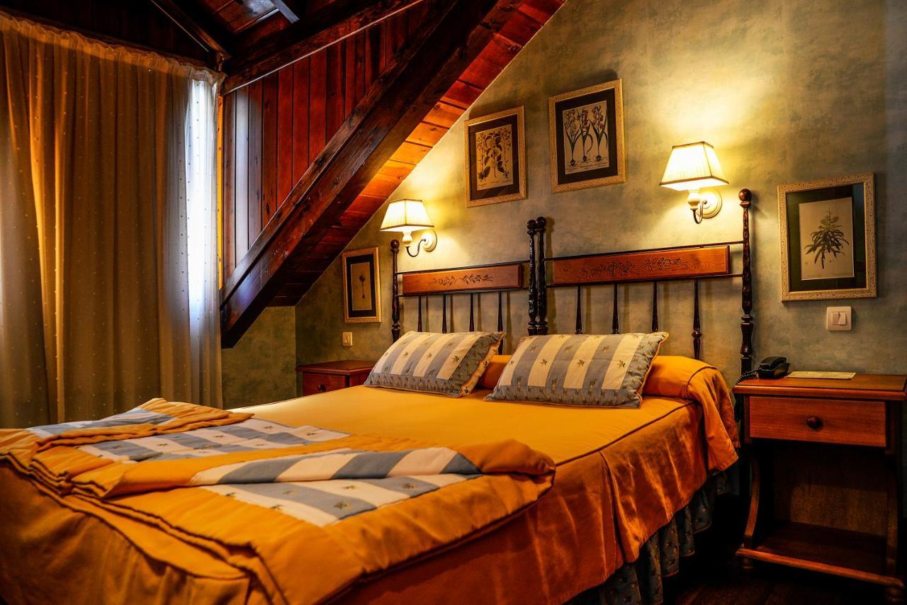 Hotel Pradas Ordesa Broto Exterior photo