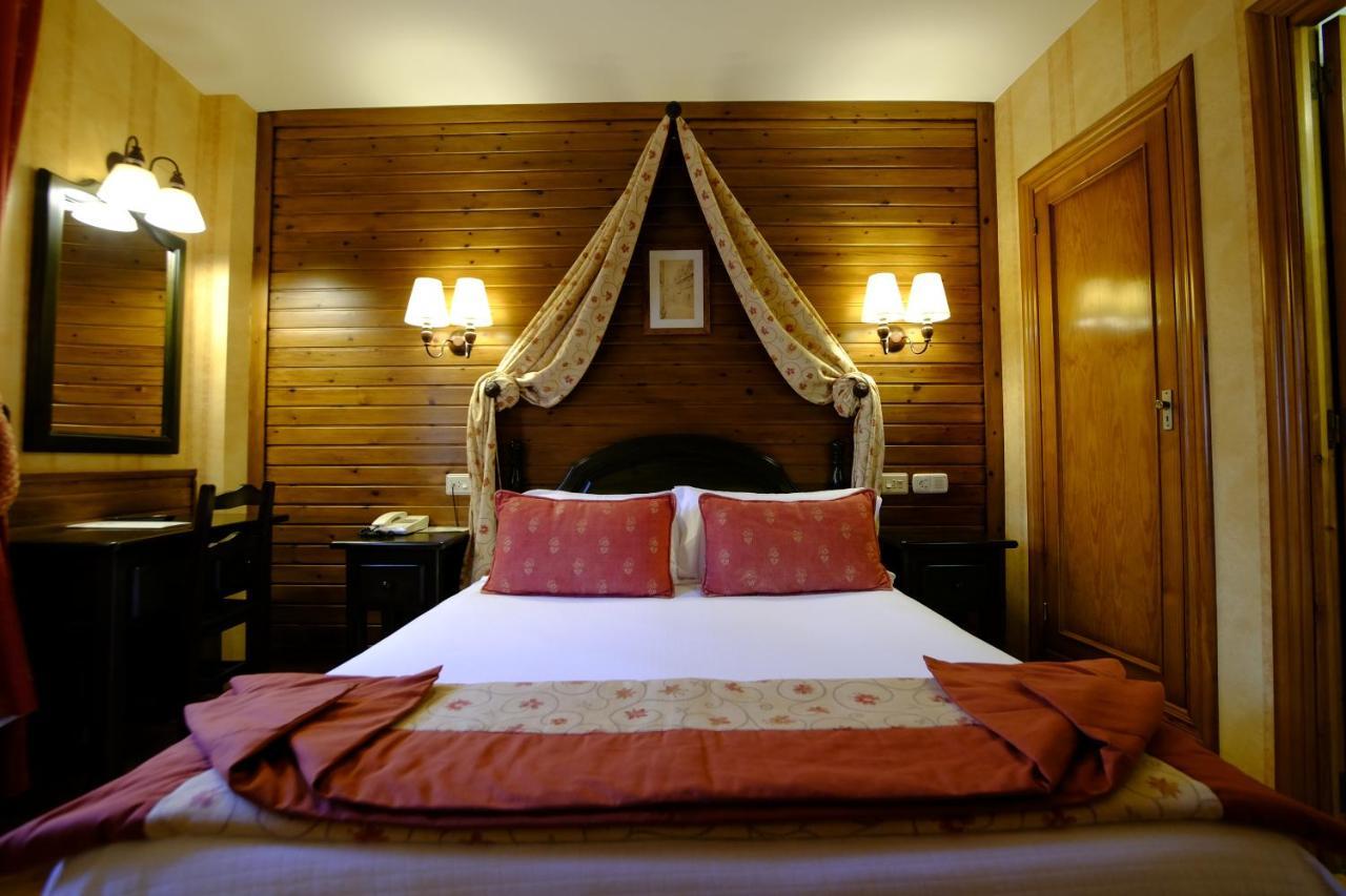Hotel Pradas Ordesa Broto Exterior photo