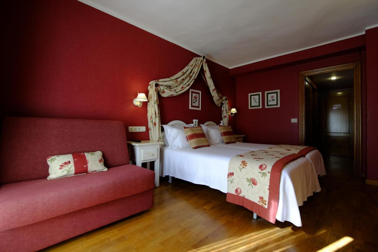 Hotel Pradas Ordesa Broto Exterior photo